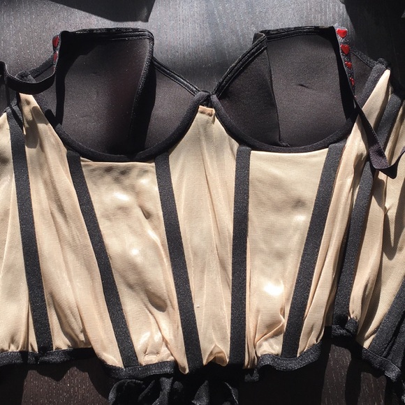 VS ❤️ black bustier cross front fishnet straps 36B